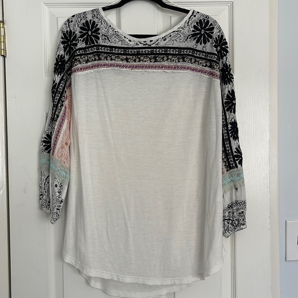 Oversized Flowy Free People Top with Printed Sleeves Size XS